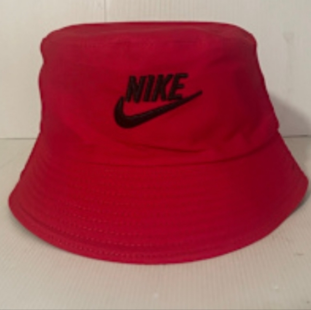 Nike Reversible Apex Futura Washed Bucket Hat